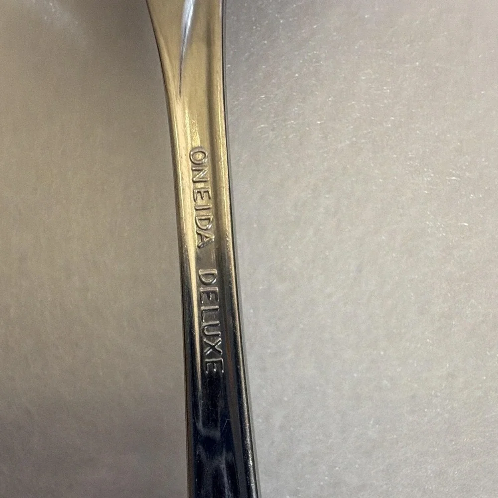 Oneida Deluxe Stainless Steel Teaspoon Floral Handle Glossy Silver 6 in